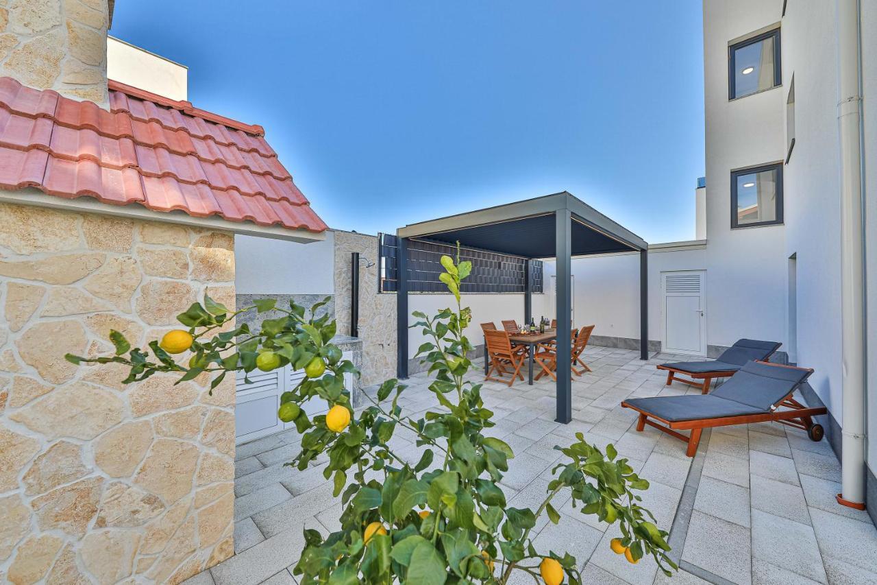 Luxury Apartment Pia With Swimming Pool And Grill Trogir Kültér fotó