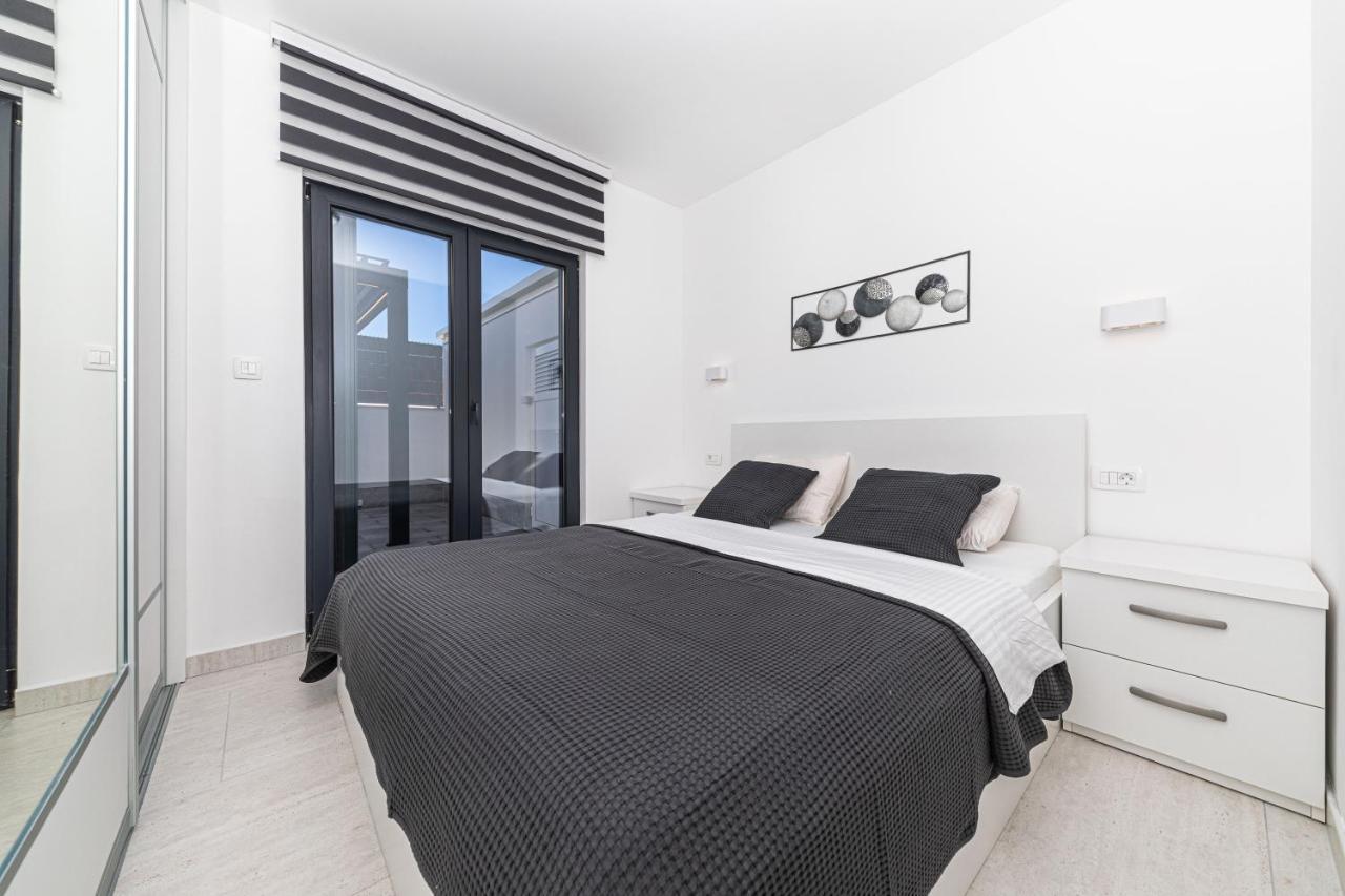 Luxury Apartment Pia With Swimming Pool And Grill Trogir Kültér fotó
