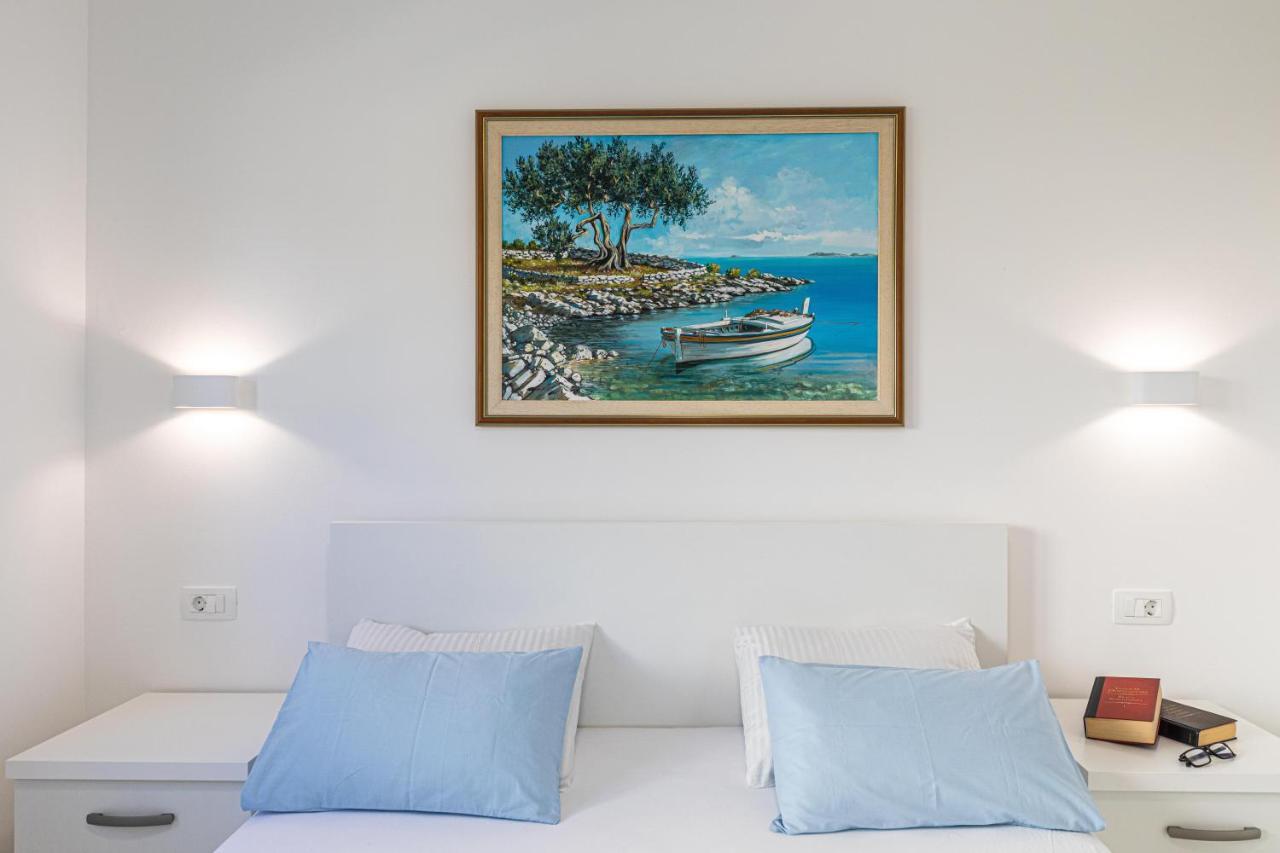Luxury Apartment Pia With Swimming Pool And Grill Trogir Kültér fotó