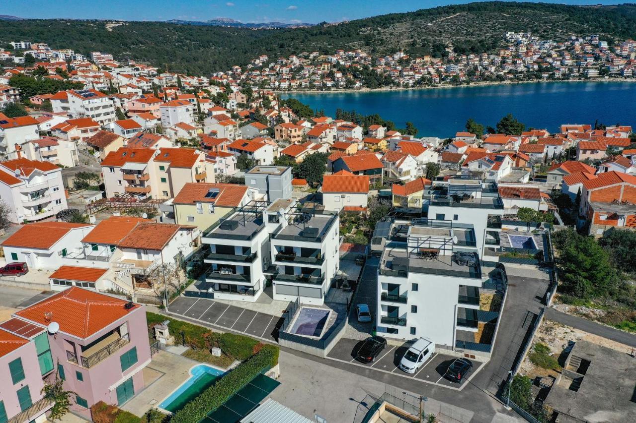 Luxury Apartment Pia With Swimming Pool And Grill Trogir Kültér fotó