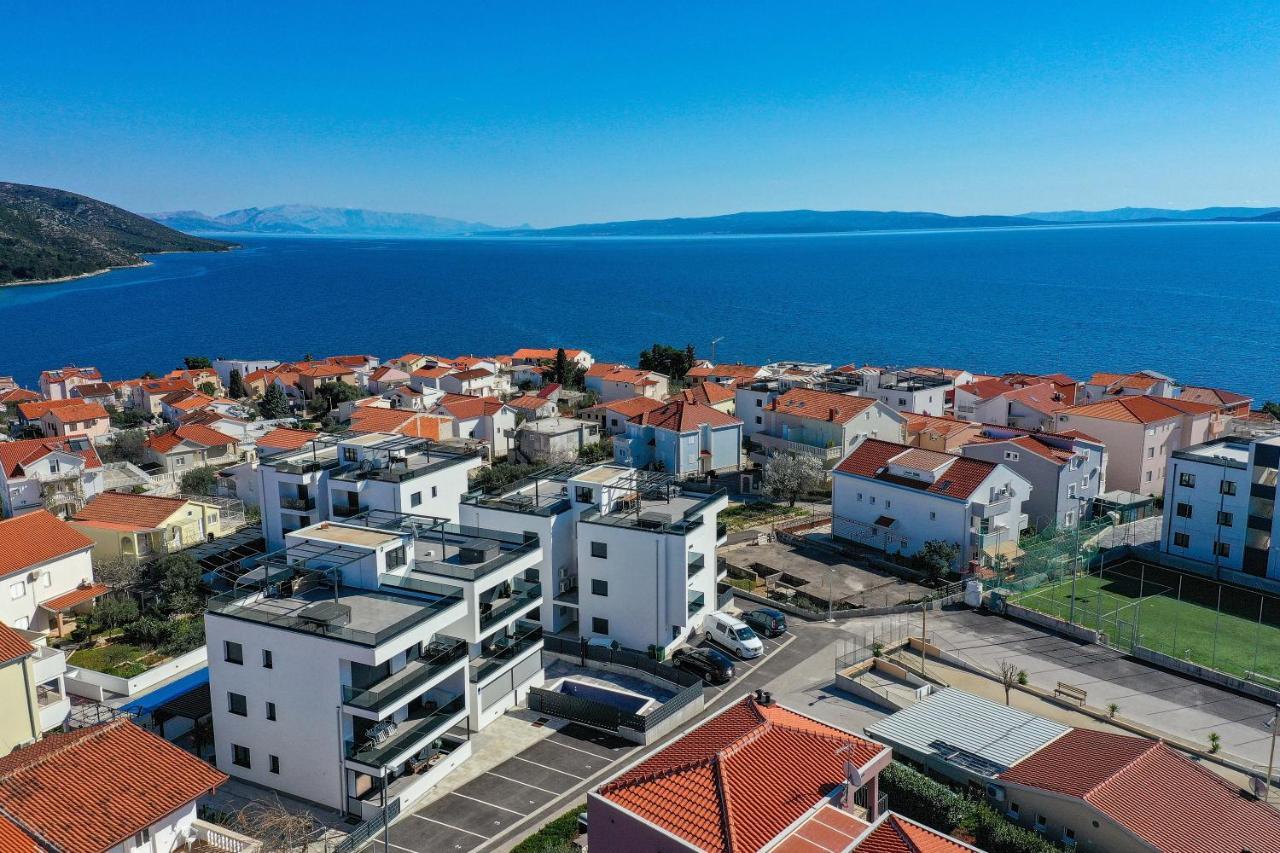 Luxury Apartment Pia With Swimming Pool And Grill Trogir Kültér fotó