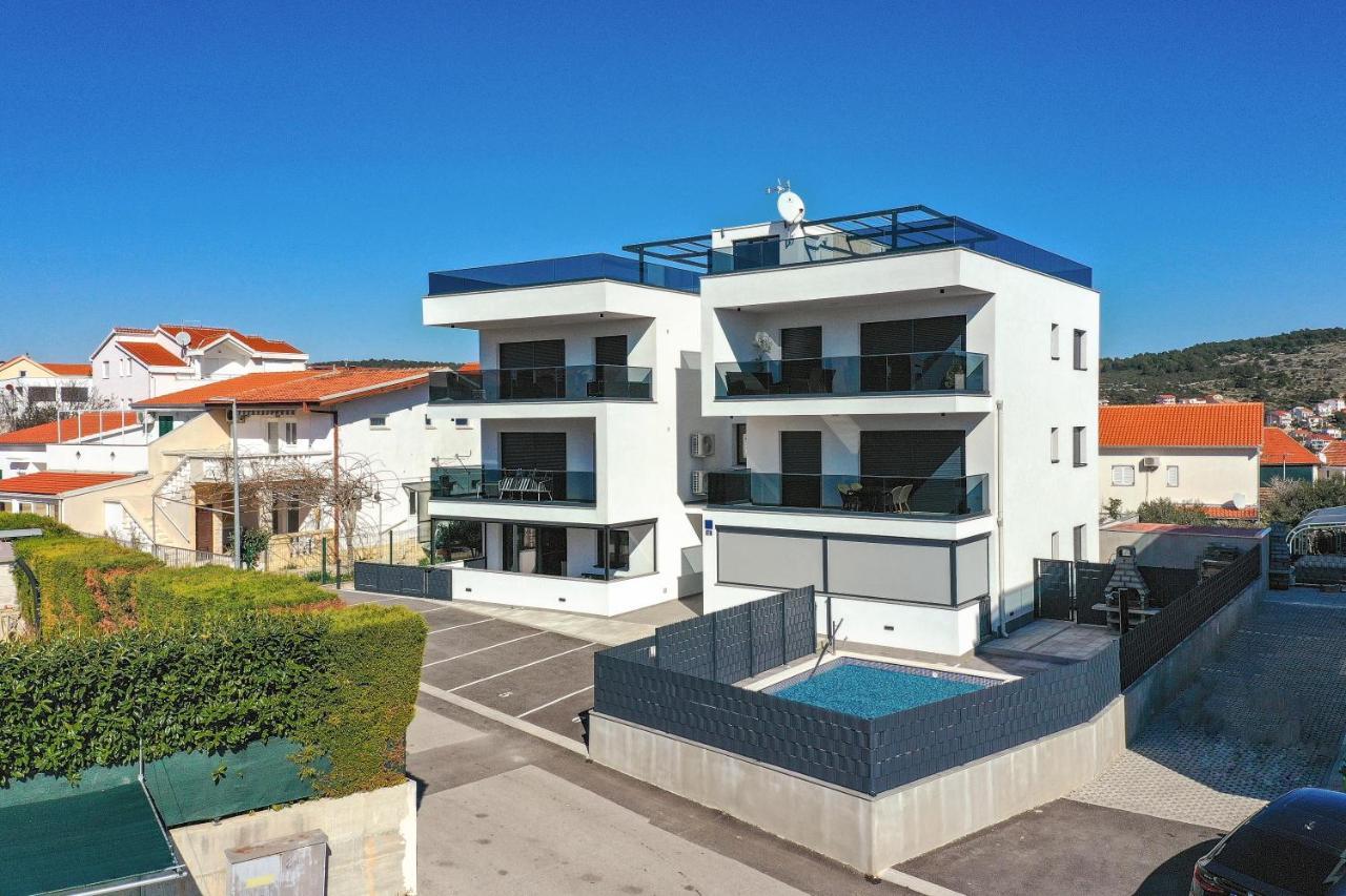 Luxury Apartment Pia With Swimming Pool And Grill Trogir Kültér fotó