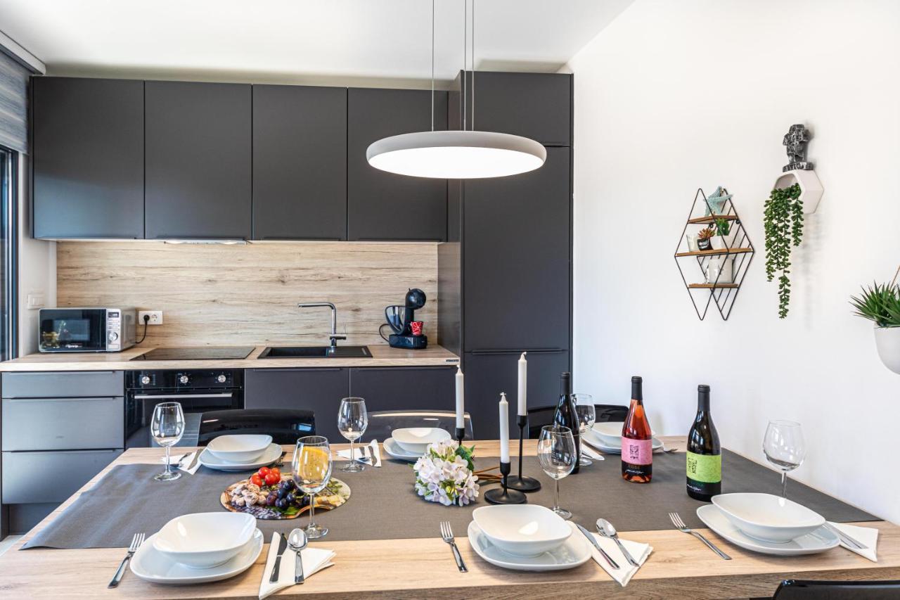 Luxury Apartment Pia With Swimming Pool And Grill Trogir Kültér fotó